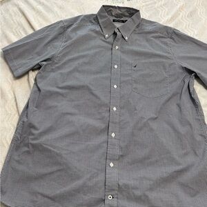 Nautica Men’s Short Sleeve Button Down
Size 2XL